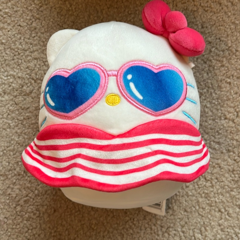 Hello Kitty Squishmallow 7.5”